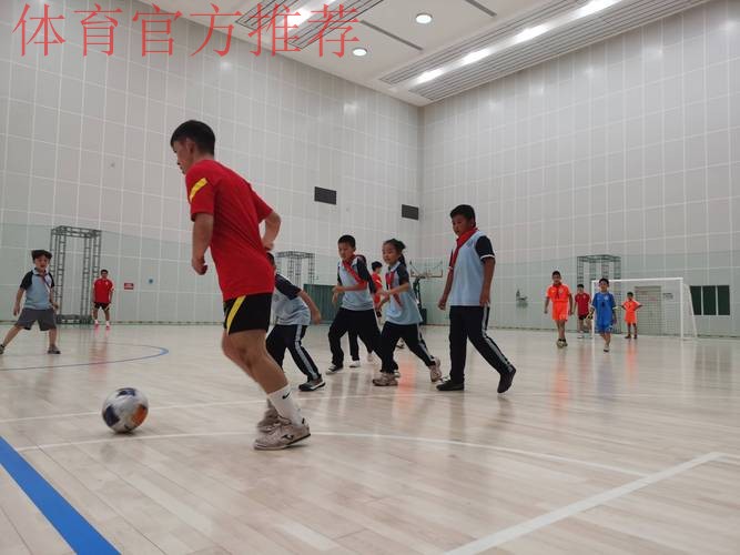 中国U-20国家男子室内五人制足球队走进宜昌市李家湖小学
