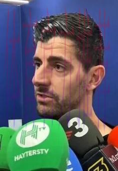 库尔图瓦:很高兴看到今天裁判有勇气把人直接罚下